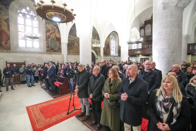 Plenković se pomolio na misi, pa otkrio da ga ekstremisti žele svrgnuti: 'Oni bi rušili ustavni poredak nasilnim metodama'