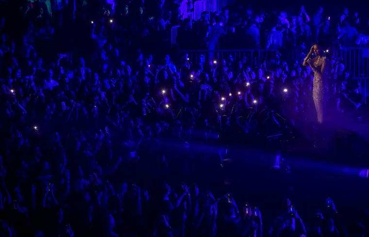 Aleksandra Prijović priredila totalni spektakl u zagrebačkoj Areni! Noć je bila posebna po jedinstvenim gostima: 'Oči su im bile pune suza'