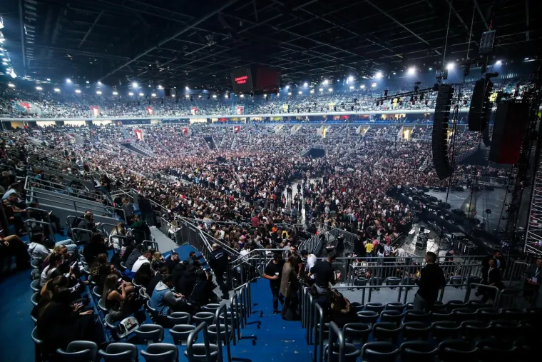 Aleksandra Prijović priredila totalni spektakl u zagrebačkoj Areni! Noć je bila posebna po jedinstvenim gostima: 'Oči su im bile pune suza'