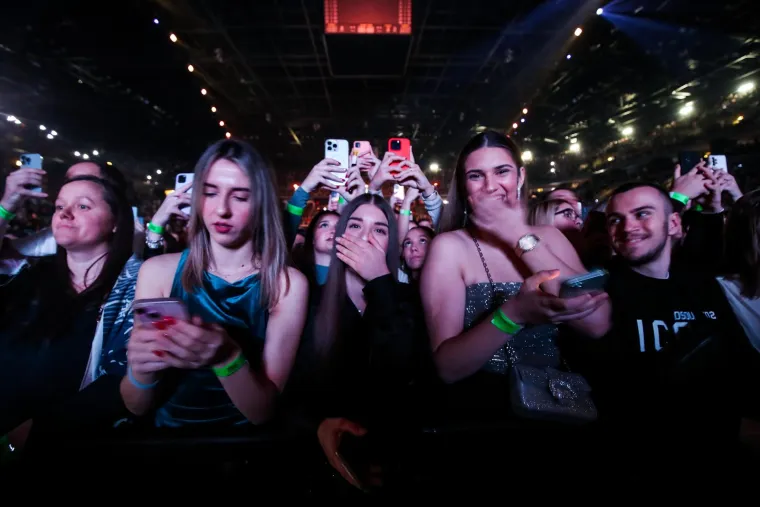 Aleksandra Prijović priredila totalni spektakl u zagrebačkoj Areni! Noć je bila posebna po jedinstvenim gostima: 'Oči su im bile pune suza'