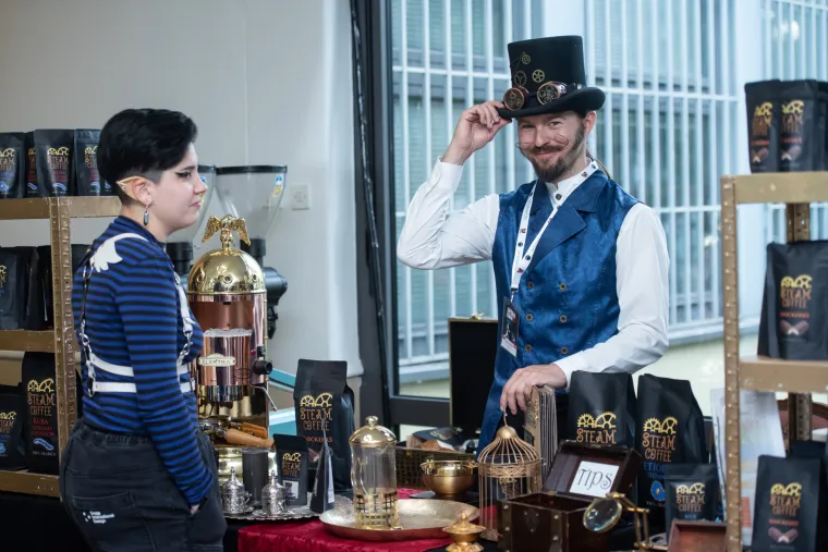 Zgodne glumice okupirale crveni tepih, a posebno su se isticale prelijepe Jelena Perčin i Judita Franković