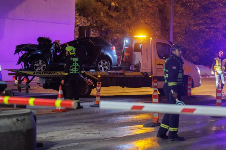 Prometna nesreća kod tunela Učka: Dvoje poginulih i dvoje ozlijeđenih, vozilo smrskano