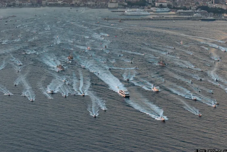 Veličanstven ispraćaj legende: Prisjetite se kako se Split oprostio od voljenog Olivera