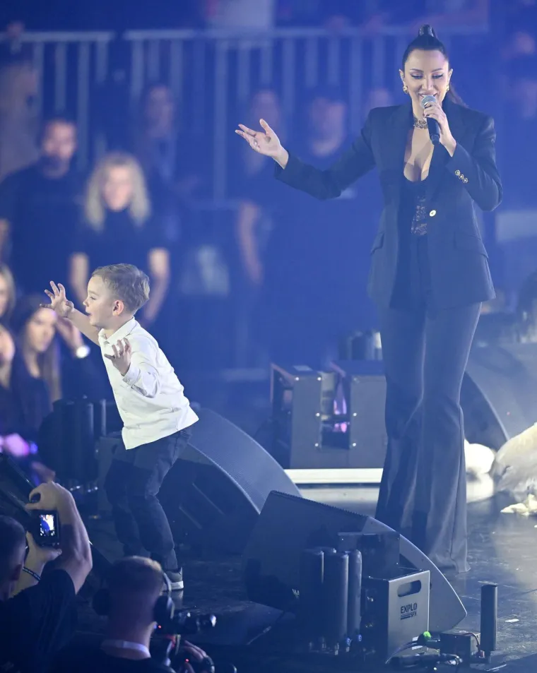 Aleksandra Prijović mijenjala je skupe kombinacije, a svaki je outfit bio senzacionalniji od prethodnog: Koji vam je najdraži?