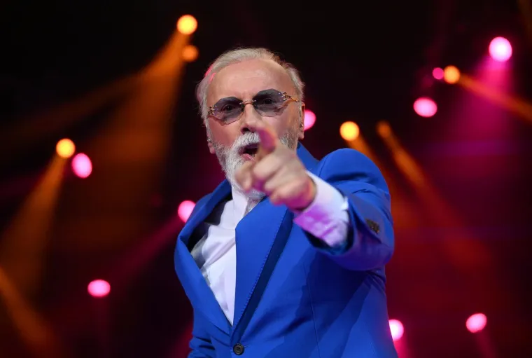 Cijela Arena podivljala je kad se pojavila Ivana Banfić, skoro je i Dino Merlin ostao bez teksta: Legenda je blistala