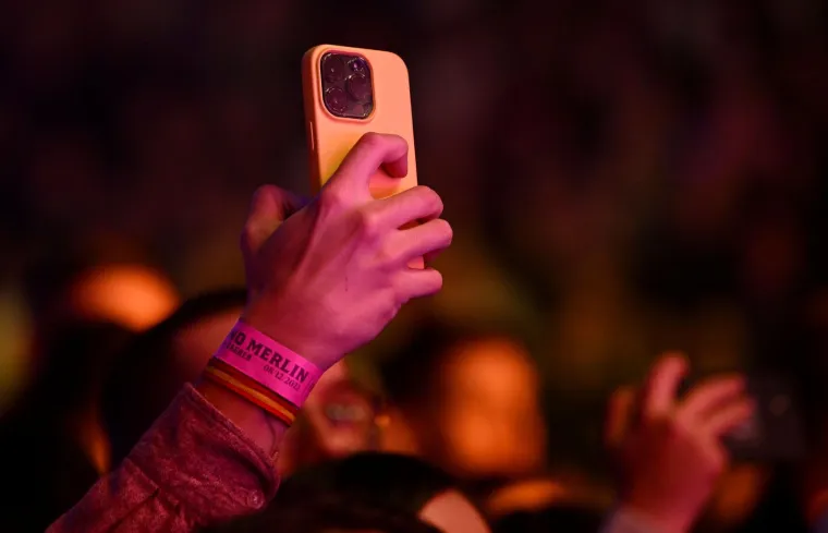 Cijela Arena podivljala je kad se pojavila Ivana Banfić, skoro je i Dino Merlin ostao bez teksta: Legenda je blistala