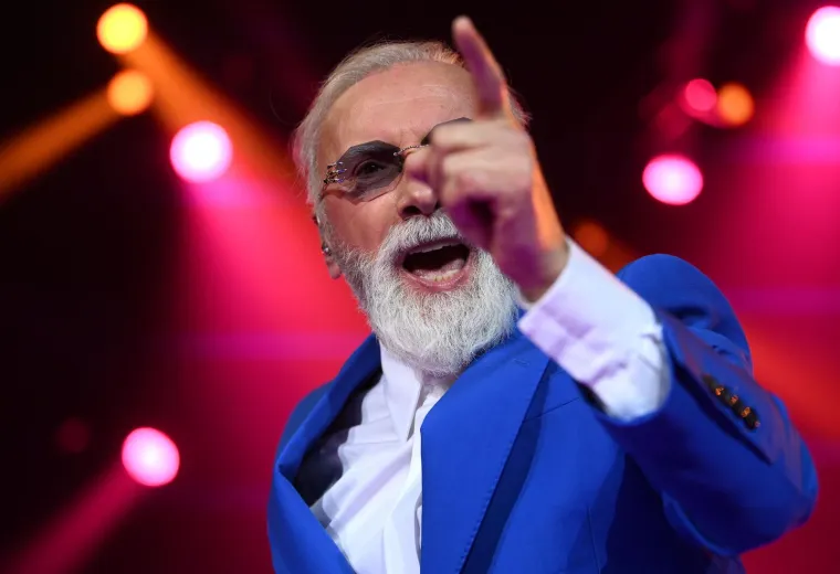 Cijela Arena podivljala je kad se pojavila Ivana Banfić, skoro je i Dino Merlin ostao bez teksta: Legenda je blistala