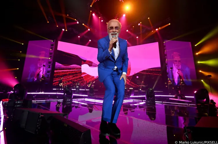 Cijela Arena podivljala je kad se pojavila Ivana Banfić, skoro je i Dino Merlin ostao bez teksta: Legenda je blistala