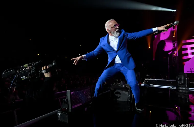 Cijela Arena podivljala je kad se pojavila Ivana Banfić, skoro je i Dino Merlin ostao bez teksta: Legenda je blistala