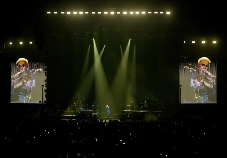 Cijela Arena podivljala je kad se pojavila Ivana Banfić, skoro je i Dino Merlin ostao bez teksta: Legenda je blistala