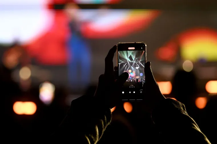 Cijela Arena podivljala je kad se pojavila Ivana Banfić, skoro je i Dino Merlin ostao bez teksta: Legenda je blistala