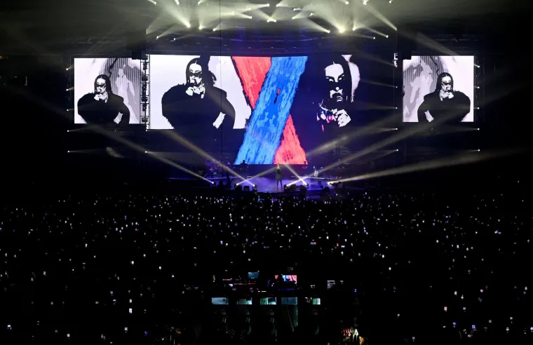 Cijela Arena podivljala je kad se pojavila Ivana Banfić, skoro je i Dino Merlin ostao bez teksta: Legenda je blistala