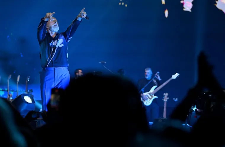 Cijela Arena podivljala je kad se pojavila Ivana Banfić, skoro je i Dino Merlin ostao bez teksta: Legenda je blistala