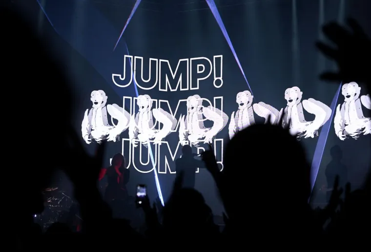 Cijela Arena podivljala je kad se pojavila Ivana Banfić, skoro je i Dino Merlin ostao bez teksta: Legenda je blistala