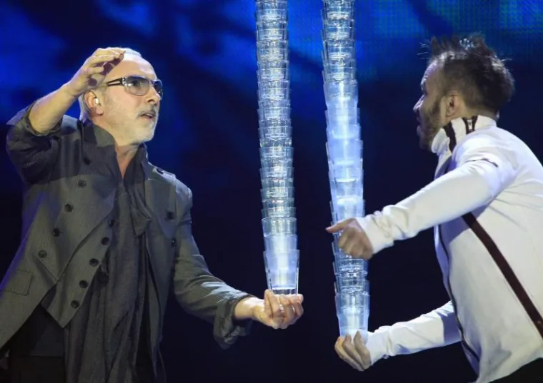 Cijela Arena podivljala je kad se pojavila Ivana Banfić, skoro je i Dino Merlin ostao bez teksta: Legenda je blistala