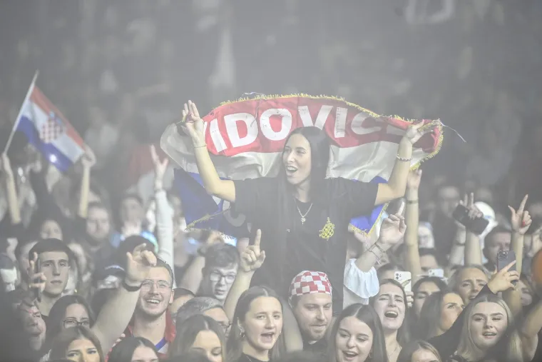 Nigdje nema takve dijaspore: Prelijepe Hrvatice jedva dočekale 'Hrvatsku noć u Frankfurtu', emocije preplavile dvoranu