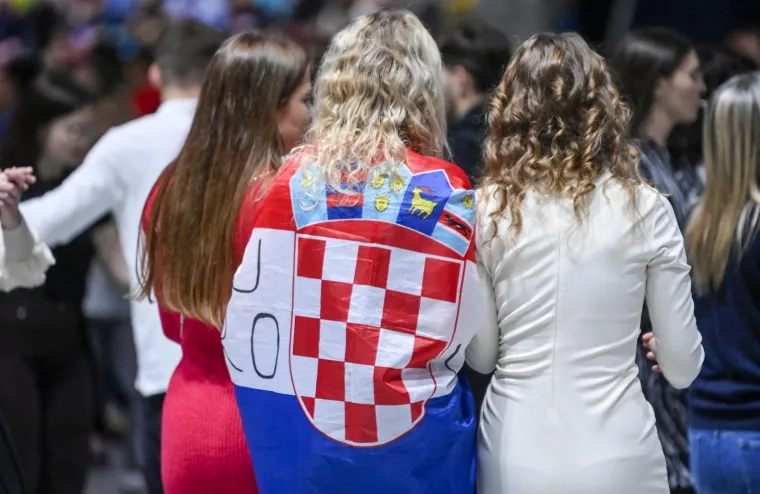 Nigdje nema takve dijaspore: Prelijepe Hrvatice jedva dočekale 'Hrvatsku noć u Frankfurtu', emocije preplavile dvoranu