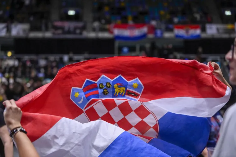 Nigdje nema takve dijaspore: Prelijepe Hrvatice jedva dočekale 'Hrvatsku noć u Frankfurtu', emocije preplavile dvoranu