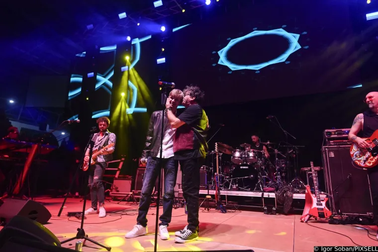 Dražen Žerić Žera, Crvena Jabuka