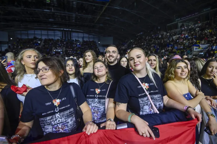 Nigdje nema takve dijaspore: Prelijepe Hrvatice jedva dočekale 'Hrvatsku noć u Frankfurtu', emocije preplavile dvoranu