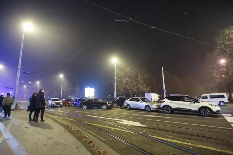 Policijska akcija u Maksimiru u kojoj su uhicena četiri muškarca na zbog sumnje da su provaljivali u stanove