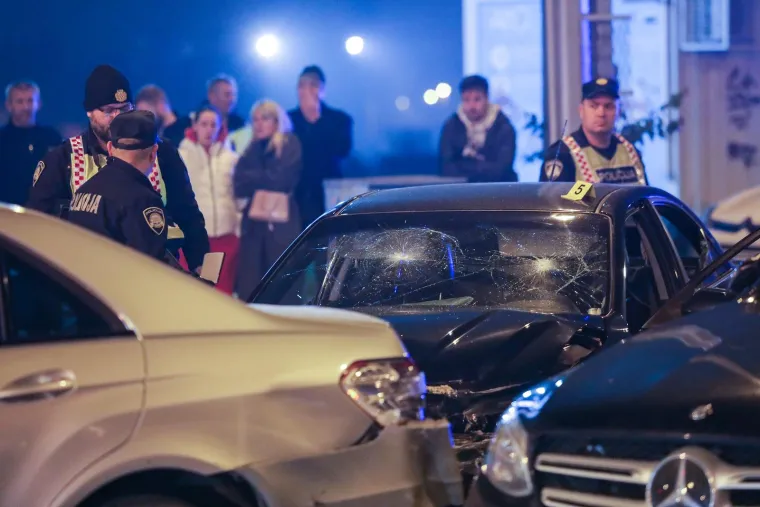 
Policijska akcija u Maksimiru u kojoj su uhicena četiri muškarca na zbog sumnje da su provaljivali u stanove