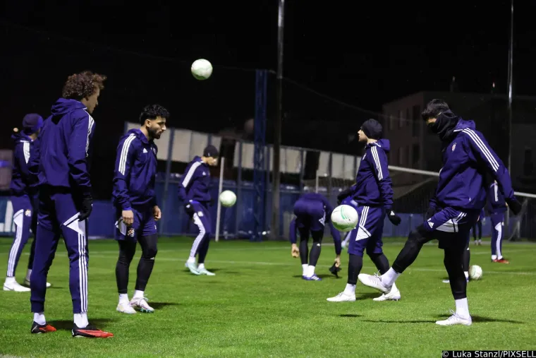 Dinamo prije ključne utakmice nije trenirao na Maksimiru, a tamo je osvanulo nešto prilično neuobičajeno