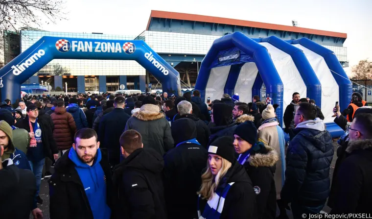 Gužva pred Maksimirom: Rijeka dinamovaca slijeva se na stadion, pogledajte &scaron;to se događalo uoči derbija