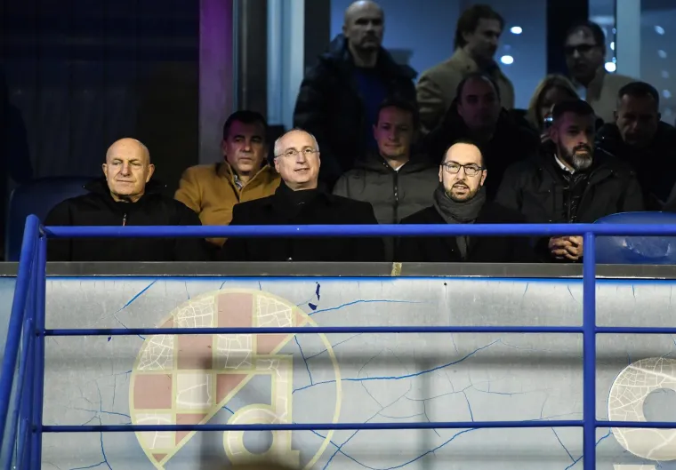 Poznate face osvanule na Maksimiru: Mirko Barišić u društvu dame koju znaju svi dinamovci, a pored njih sjedi čelnik HNS-a