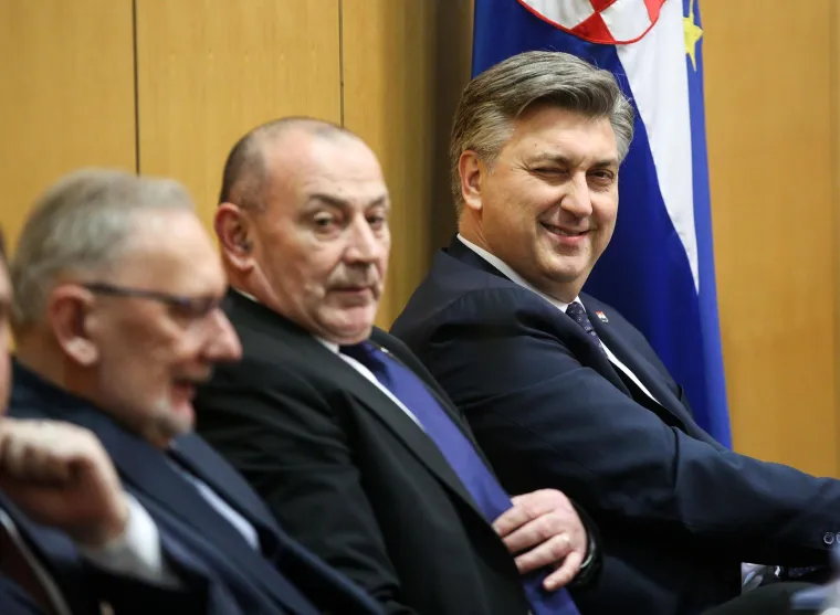 Snažno nevrijeme, poplave, sportski uspjesi, Prijovićmanija. Ovo je top 100 fotografija prema izboru fotografa