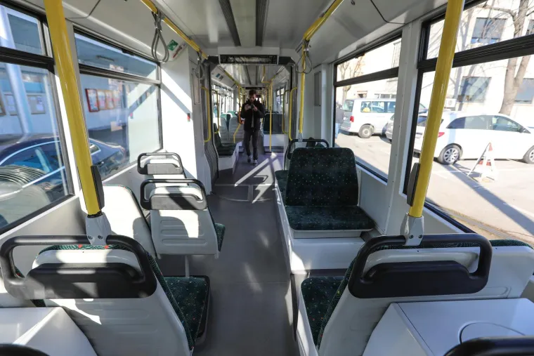 Prvi tramvaj iz Njemačke počeo je voziti po Zagrebu: 'Zahvaljujući radnicima, grafit je uklonjen'