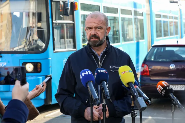 Prvi tramvaj iz Njemačke počeo je voziti po Zagrebu: 'Zahvaljujući radnicima, grafit je uklonjen'