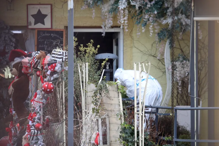 FOTO Ovako je izgledala blokada u Velikoj Gorici. Mu&scaron;karac ubio dvije žene, a potom i sebe. Traje očevid