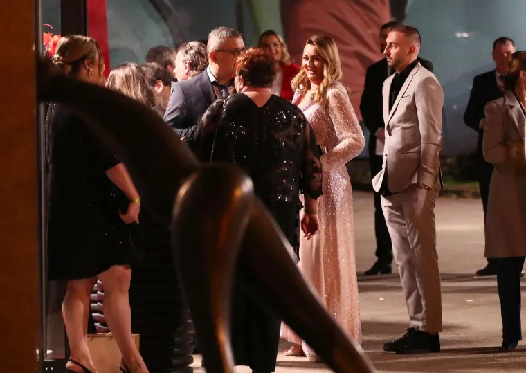 Prve fotografije vjenčanja Sandre Perković: Pogledajte tko je sve stigao na svadbenu svečanost