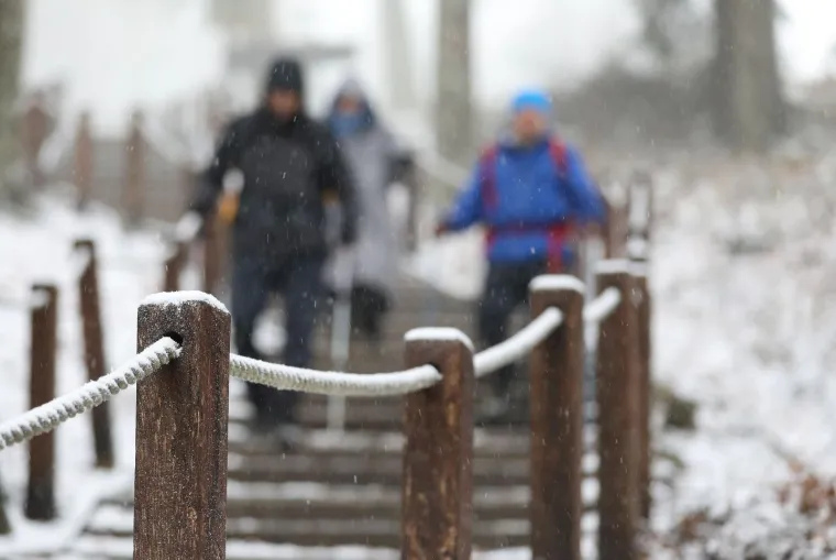 Prvi ovogodi&scaron;nji snijeg zabijelio je Sljeme: Vrh Medvednice odi&scaron;e zimskom atmosferom