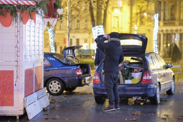 Zadnjeg dana Adventa u Zagrebu potpuno je drugačija atmosfera: Te&scaron;ko da ćete danas pogledati sjetnije slike