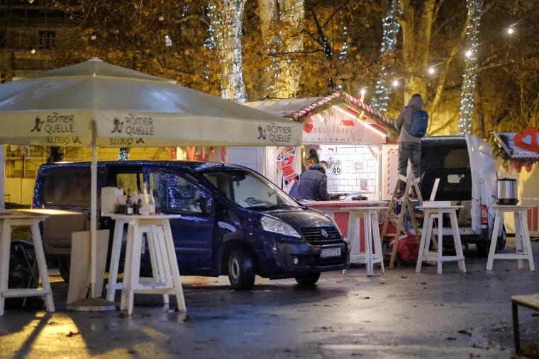 Zadnjeg dana Adventa u Zagrebu potpuno je drugačija atmosfera: Te&scaron;ko da ćete danas pogledati sjetnije slike