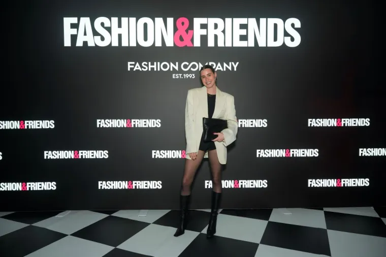 FASHION&FRINEDS PRIPREMIO MAGIČNU NOĆ ZA PAMĆENJE