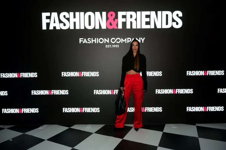 FASHION&FRINEDS PRIPREMIO MAGIČNU NOĆ ZA PAMĆENJE