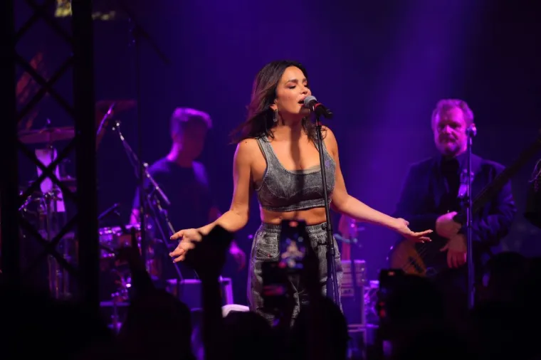 FASHION&FRINEDS PRIPREMIO MAGIČNU NOĆ ZA PAMĆENJE