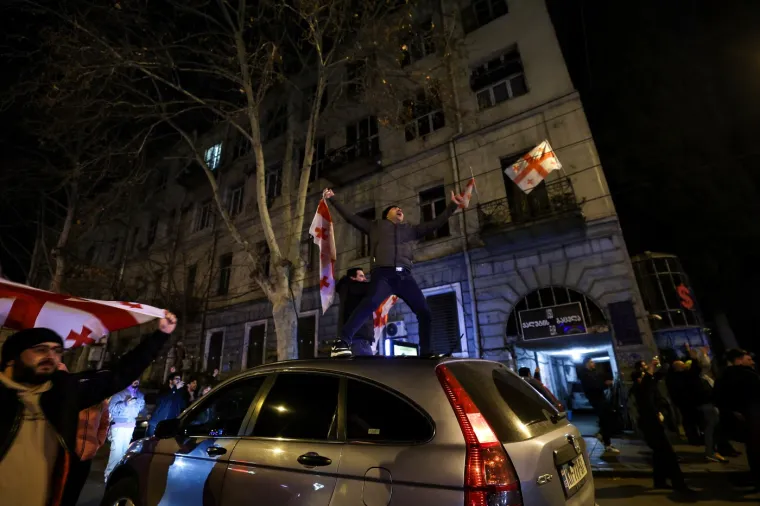 Nastala prava 'ludnica' na ulicama nakon povijesnog plasmana na Euro