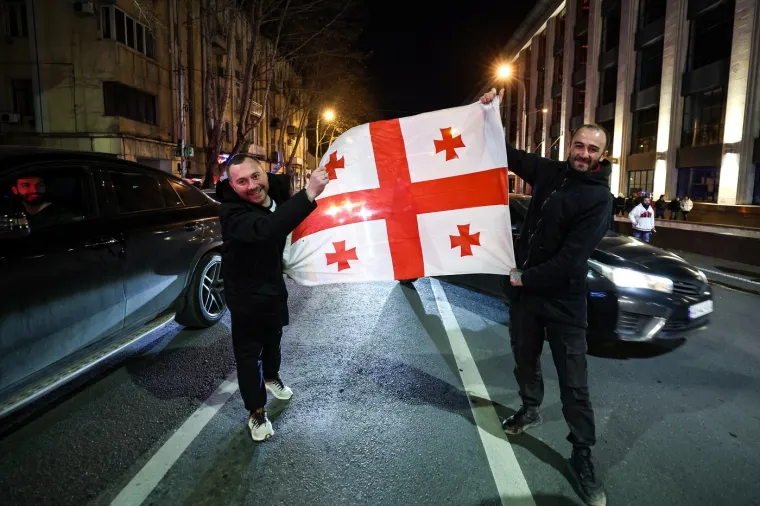 Nastala prava 'ludnica' na ulicama nakon povijesnog plasmana na Euro