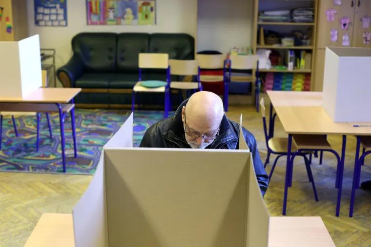 Građani izlaze na birali&scaron;ta diljem Hrvatske. Poranili i političari