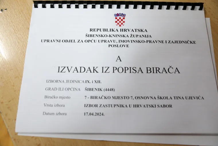 Građani izlaze na birali&scaron;ta diljem Hrvatske. Poranili i političari