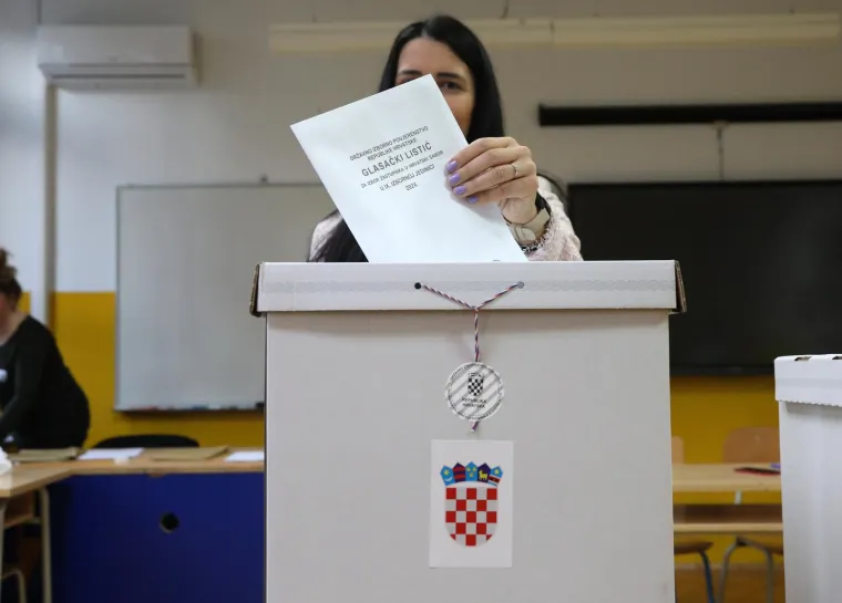 Građani izlaze na birali&scaron;ta diljem Hrvatske. Poranili i političari