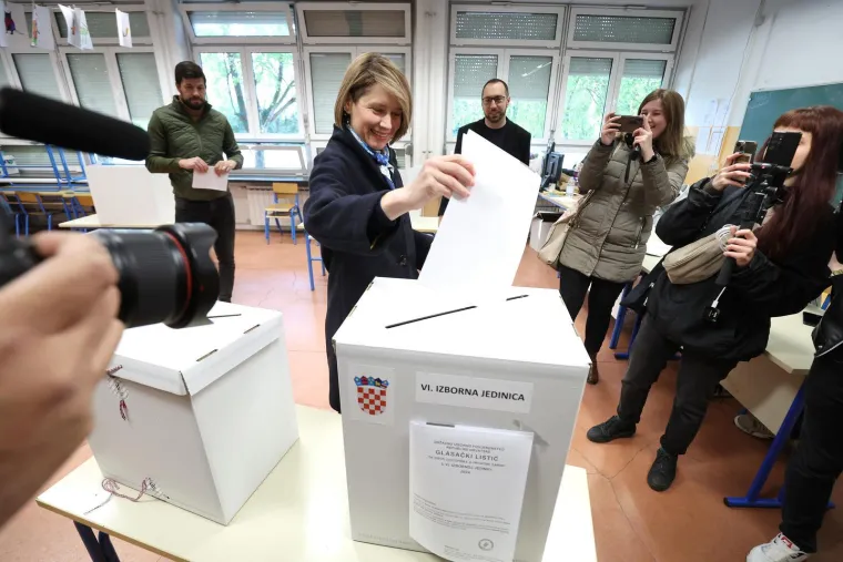 Ujutro rano je svoju građansku dužnost obavila i supruga gradonačelnika Zagreba, Iva Mertić Toma&scaron;ević.