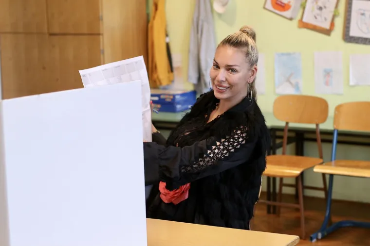 Građani izlaze na birali&scaron;ta diljem Hrvatske. Poranili i političari