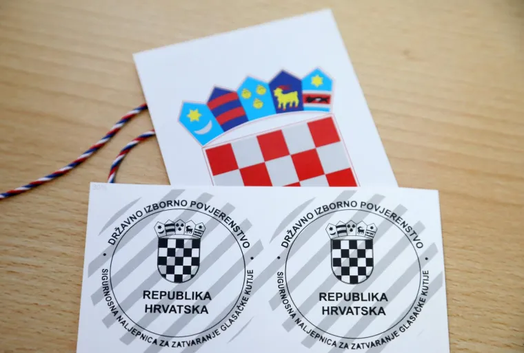 Građani izlaze na birali&scaron;ta diljem Hrvatske. Poranili i političari