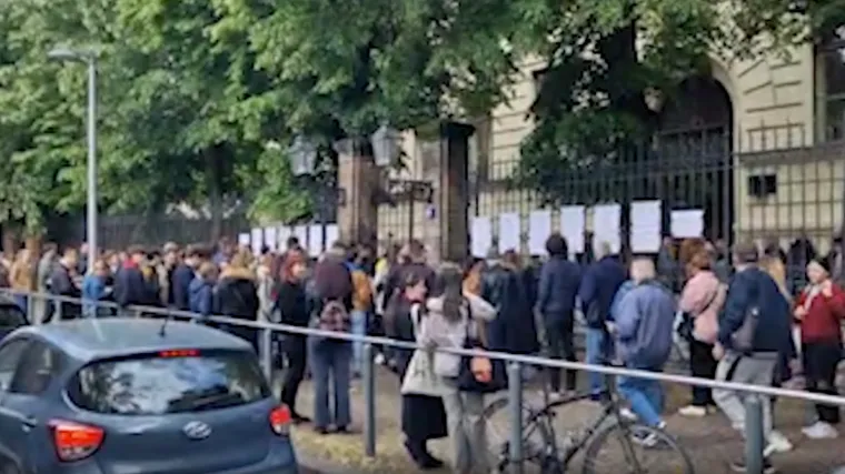 Građani izlaze na birali&scaron;ta diljem Hrvatske. Poranili i političari