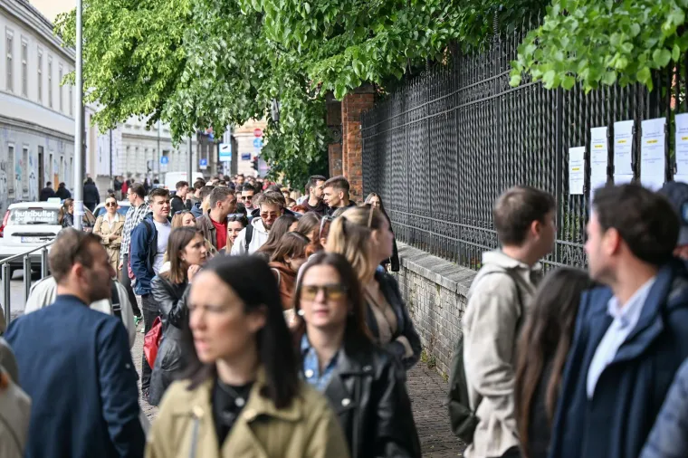 Golema gužva na birali&scaron;tu u Var&scaron;avskoj ulici u Zagrebu